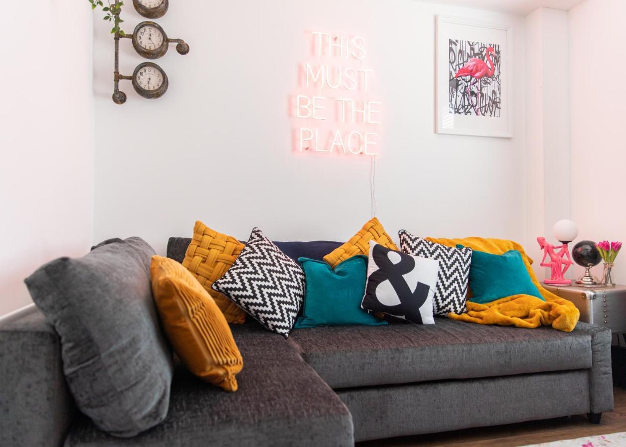 Entire Family Home , Large Rear Garden And Free Parking Belfast Eksteriør bilde
