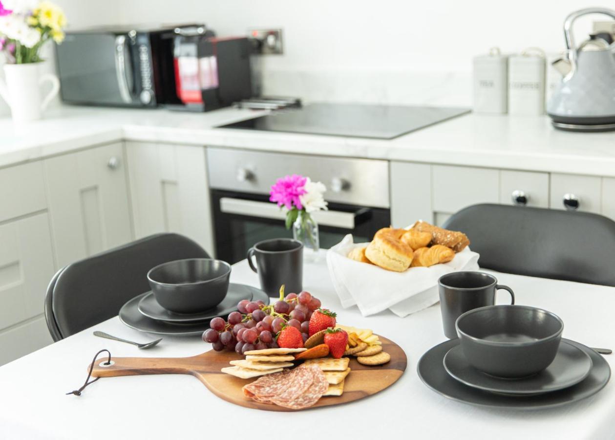 Entire Family Home , Large Rear Garden And Free Parking Belfast Eksteriør bilde